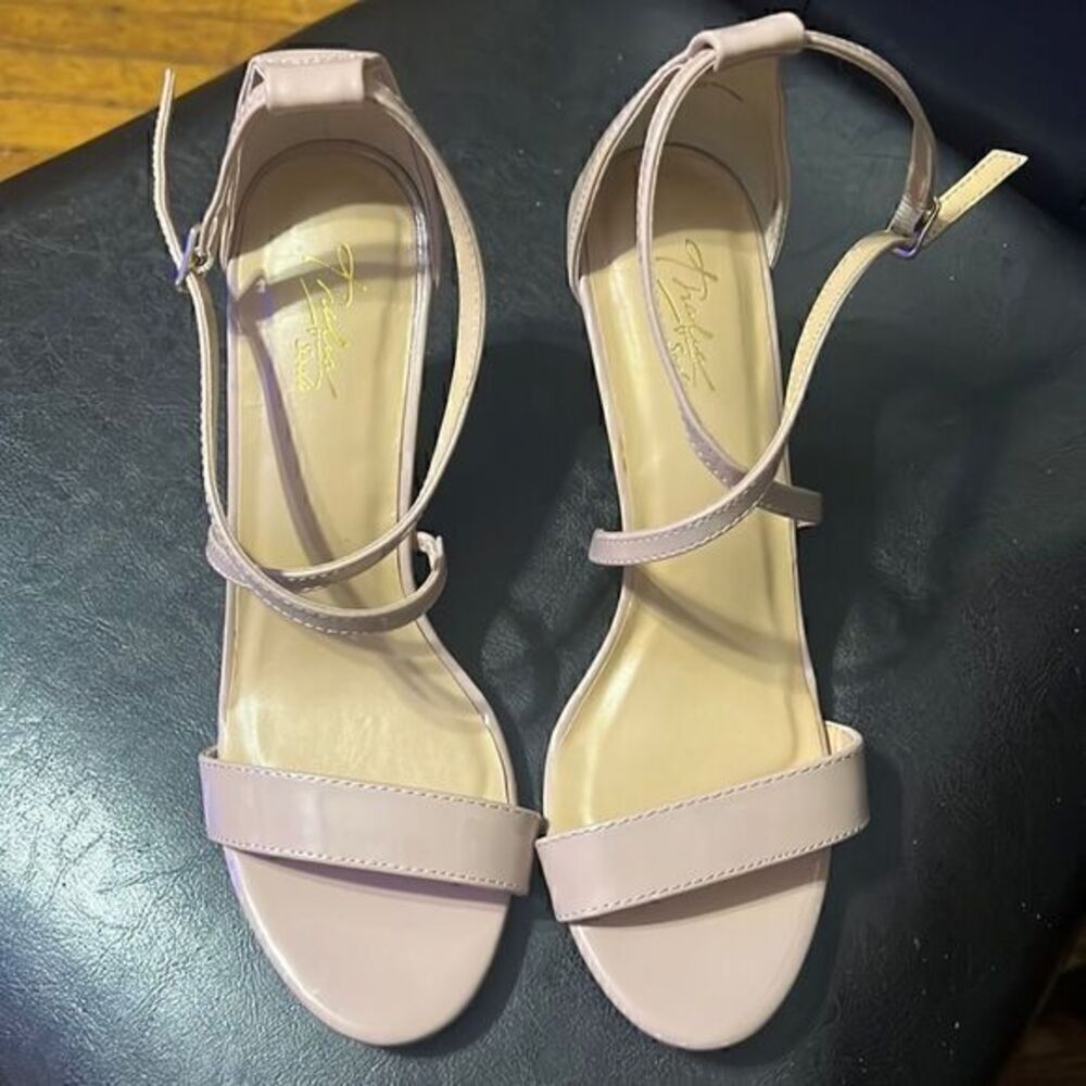 Thalia Heel